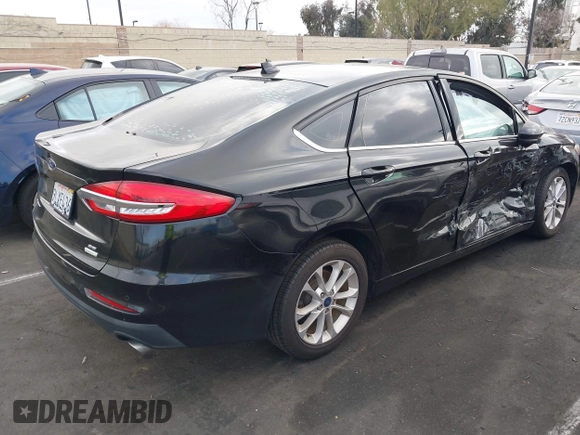 2020 Ford Fusion SE with VIN 3FA6P0HD6LR113376, listed as a IAAI auction lot 41797801 with 51,928 mi miles. Bid and sale history available at carsss.com. Image 4.