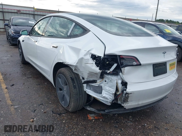 2023 Tesla Model 3 z VIN 5YJ3E1EA0PF511158, wystawiony jako IAAI lot #42210455 z przebiegiem 22 291 mil mil oraz . Historia ofert i sprzedaży dostępna na DreamBid. Obrazek 3.