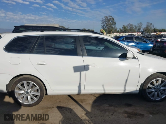 2012 Volkswagen Jetta SportWagen TDI with VIN 3VWPL7AJ7CM686140, listed as a IAAI auction lot 41700711 with 81,831 mi miles. Bid and sale history available at carsss.com. Image 13.