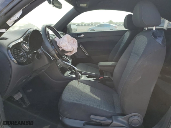 2019 Volkswagen Beetle S with VIN 3VWFD7AT6KM710887, listed as a Copart auction lot 82988474 with 0 mi miles and Salvage Title. Bid and sale history available at carsss.com. Image 7.
