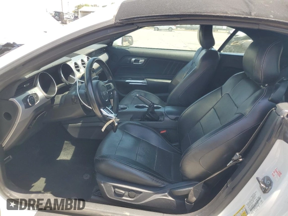 2020 Ford Mustang EcoBoost z VIN 1FATP8UH9L5111800, wystawiony jako Copart lot #59817955 z przebiegiem 79 304 mil mil oraz Czysty tytuł • Clean title. Historia ofert i sprzedaży dostępna na DreamBid. Obrazek 7.