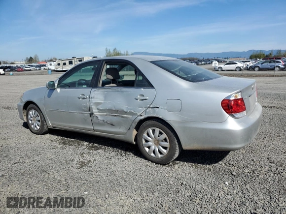2005 Toyota Camry STD z VIN 4T1BE32KX5U540557, wystawiony jako Copart lot #50408435 z przebiegiem 268 848 mil mil oraz Szkoda całkowita • Salvage title. Historia ofert i sprzedaży dostępna na DreamBid. Obrazek 2.