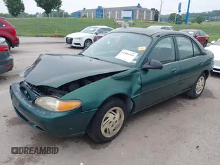 1999 Ford Escort LX z VIN 1FAFP10P1XW230023, wystawiony jako IAAI lot #42486934 z przebiegiem 41 468 mil mil oraz . Historia ofert i sprzedaży dostępna na DreamBid. Obrazek 17.