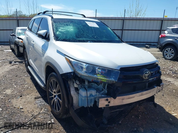2018 Toyota Highlander SE with VIN 5TDKZRFH1JS288819, listed as a IAAI auction lot 42037923 with 88,273 mi miles and . Bid and sale history available at DreamBid. Image 1.