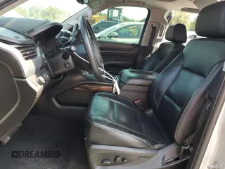 2019 Chevrolet Tahoe LT z VIN 1GNSKBKC1KR395673, wystawiony jako Copart lot #56041725 z przebiegiem 59 766 mil mil oraz Szkoda całkowita • Salvage title. Historia ofert i sprzedaży dostępna na DreamBid. Obrazek 7.