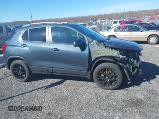 2022 Chevrolet Trax LT with VIN KL7CJPSM4NB508841, listed as a IAAI auction lot 41860388 with 22,414 mi miles and . Bid and sale history available at carsss.com. Image 13.