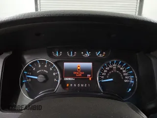 2011 Ford F-150 XL z VIN 1FTMF1CM7BKD43495, wystawiony jako Copart lot #55725435 z przebiegiem 228 298 mil mil oraz Czysty tytuł • Clean title. Historia ofert i sprzedaży dostępna na DreamBid. Obrazek 9.