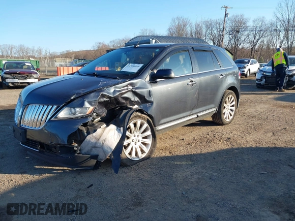 2013 Lincoln MKX with VIN 2LMDJ8JK1DBL28495, listed as a IAAI auction lot 41900565 with 132,511 mi miles. Bid and sale history available at carsss.com. Image 17.