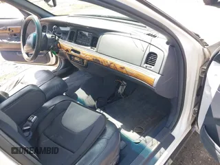 1998 Mercury Grand Marquis LS with VIN 2MEFM75W3WX644251, listed as a IAAI auction lot 42099151 with 195,304 mi miles and . Bid and sale history available at DreamBid. Image 5.