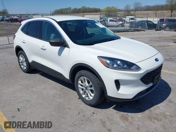 2022 Ford Escape SE with VIN 1FMCU9G69NUA61133, listed as a IAAI auction lot 42077406 with 218,074 mi miles. Bid and sale history available at carsss.com. Image 1.
