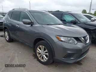 2015 Nissan Rogue SV z VIN 5N1AT2MV9FC909175, wystawiony jako IAAI lot #42382569 z przebiegiem 140 846 mil mil oraz . Historia ofert i sprzedaży dostępna na DreamBid. Obrazek 1.