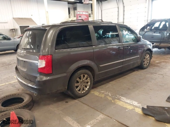 2015 Chrysler Town & Country Touring with VIN 2C4RC1BG0FR706401, listed as a IAAI auction lot 41626603 with 164,903 mi miles. Bid and sale history available at carsss.com. Image 4.