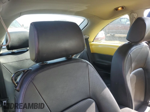 2010 Volkswagen Beetle with VIN 3VWPW3AGXAM018270, listed as a Copart auction lot 48706185 with 157,896 mi miles and Clean title. Bid and sale history available at DreamBid. Image 10.