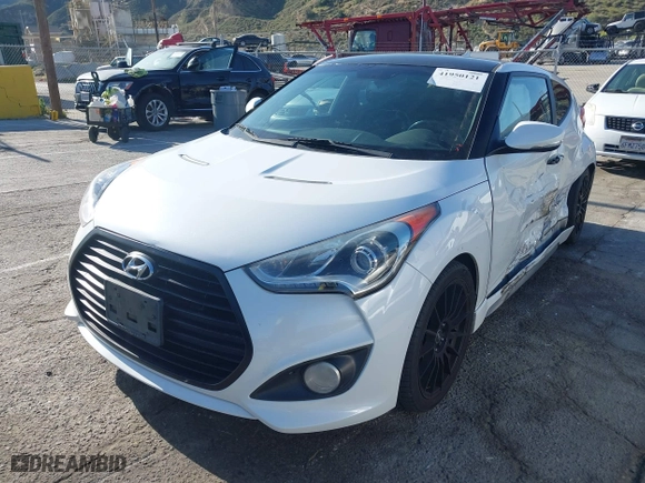 2014 Hyundai Veloster Turbo with VIN KMHTC6AE0EU190363, listed as a IAAI auction lot 41950121 with 140,898 mi miles. Bid and sale history available at carsss.com. Image 17.