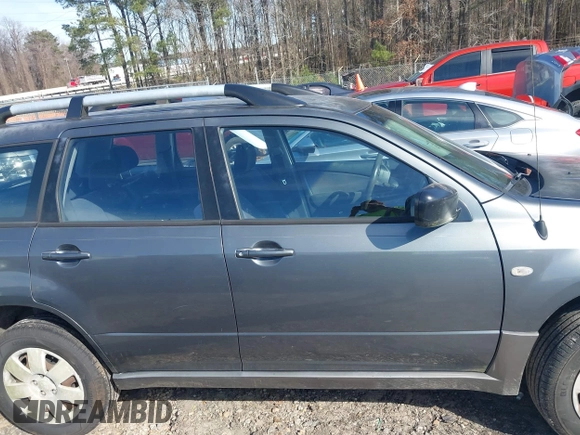 2004 Mitsubishi Outlander LS with VIN JA4LX31F344003223, listed as a IAAI auction lot 41614338 with 135,101 mi miles. Bid and sale history available at carsss.com. Image 13.