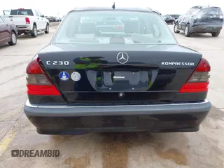 2000 Mercedes-Benz C 230 Kompressor z VIN WDBHA24G9YA851219, wystawiony jako IAAI lot #42392855 z przebiegiem 119 588 mil mil oraz . Historia ofert i sprzedaży dostępna na DreamBid. Obrazek 16.