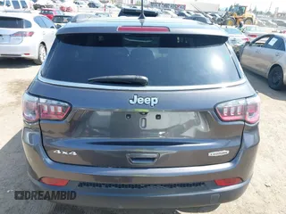 2019 Jeep Compass Latitude with VIN 3C4NJDBB8KT729491, listed as a IAAI auction lot 42489691 with 73,022 mi miles and . Bid and sale history available at DreamBid. Image 17.