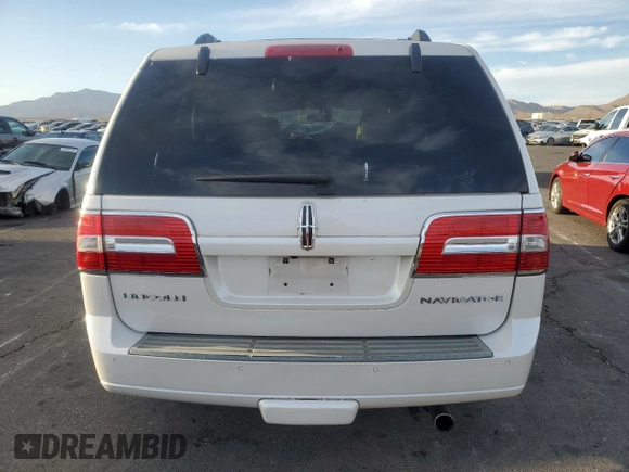 2010 Lincoln Navigator z VIN 5LMJJ2H58AEJ10577, wystawiony jako Copart lot #46904225 z przebiegiem 131 479 mil mil oraz Czysty tytuł • Clean title. Historia ofert i sprzedaży dostępna na DreamBid. Obrazek 6.