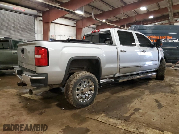 2019 GMC Sierra 2500HD Denali with VIN 1GT12SEY1KF202113, listed as a Copart auction lot 46548095 with 0 mi miles and Salvage Title. Bid and sale history available at carsss.com. Image 3.