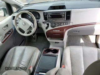 2014 Toyota Sienna Limited z VIN 5TDDK3DC5ES086024, wystawiony jako Copart lot #56299555 z przebiegiem 136 876 mil mil oraz Szkoda całkowita • Salvage title. Historia ofert i sprzedaży dostępna na DreamBid. Obrazek 8.