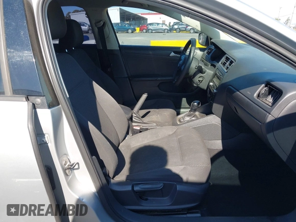 2014 Volkswagen Jetta S with VIN 3VW2K7AJ0EM391770, listed as a IAAI auction lot 42677433 with 200,032 mi miles and . Bid and sale history available at DreamBid. Image 5.