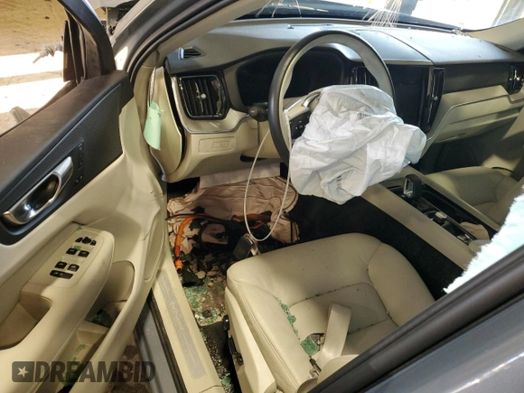 2024 Volvo XC60 Plus Dark Theme z VIN YV4H60DL4R1931269, wystawiony jako Copart lot #44804785 z przebiegiem Nie podano mil oraz Szkoda całkowita • Salvage title. Historia ofert i sprzedaży dostępna na DreamBid. Obrazek 8.