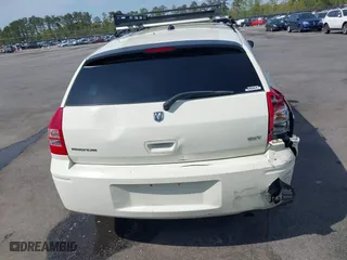 2005 Dodge Magnum SE with VIN 2D4FV48V85H648064, listed as a IAAI auction lot 41930901 with 213,453 mi miles. Bid and sale history available at carsss.com. Image 16.