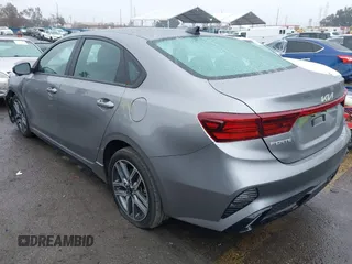 2023 Kia Forte GT-Line z VIN 3KPF54AD8PE602683, wystawiony jako IAAI lot #41444418 z przebiegiem 52 229 mil mil oraz . Historia ofert i sprzedaży dostępna na DreamBid. Obrazek 3.