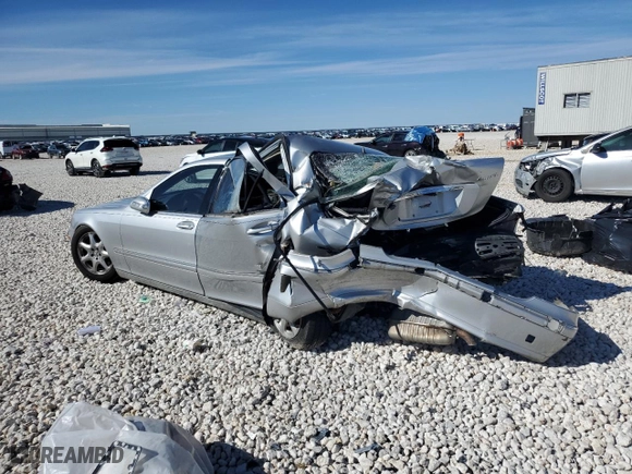 2006 Mercedes-Benz S-Class 5.0L with VIN WDBNG84J26A475802, listed as a Copart auction lot 88265225 with 0 mi miles and Salvage Title. Bid and sale history available at carsss.com. Image 2.