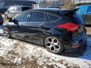 2015 Ford Focus ST with VIN 1FADP3L97FL254407, listed as a Copart auction lot 82210864 with 117,790 mi miles and Clean Title. Bid and sale history available at carsss.com. Image 2.