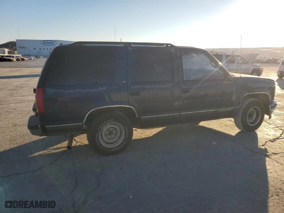 1998 Chevrolet Tahoe with VIN 1GNEC13R8WJ313742, listed as a Copart auction lot 86065574 with 201,120 mi miles and Salvage Title. Bid and sale history available at carsss.com. Image 3.