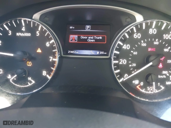 2017 Nissan Altima 2.5 SV with VIN 1N4AL3AP0HC277398, listed as a IAAI auction lot 40918944 with 214,412 mi miles. Bid and sale history available at carsss.com. Image 7.