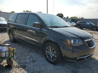 2016 Chrysler Town & Country S with VIN 2C4RC1HG7GR208222, listed as a Copart auction lot 71686304 with 150,588 mi miles and Non Repairable. Bid and sale history available at DreamBid. Image 4.
