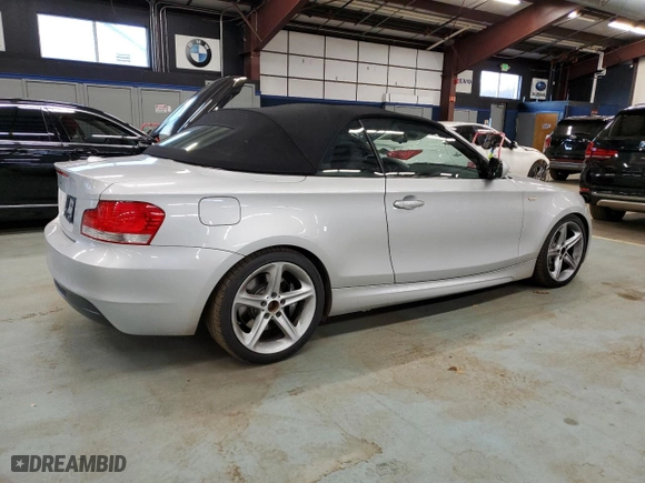 2011 BMW 1 Series 135i with VIN WBAUN7C5XBVM24033, listed as a Copart auction lot 82958274 with 91,726 mi miles and Clean Title. Bid and sale history available at carsss.com. Image 3.