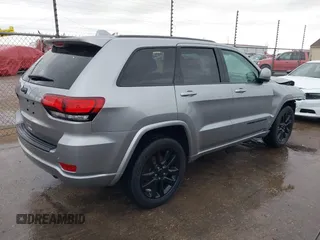 2020 Jeep Grand Cherokee Altitude with VIN 1C4RJEAG2LC392060, listed as a IAAI auction lot 40765662 with 30,505 mi miles and . Bid and sale history available at DreamBid. Image 4.