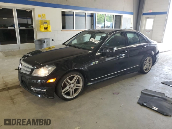 2013 Mercedes-Benz C 300 Sport z VIN WDDGF8AB3DR249606, wystawiony jako Copart lot #60355005 z przebiegiem 76 668 mil mil oraz Czysty tytuł • Clean title. Historia ofert i sprzedaży dostępna na DreamBid. Obrazek 1.
