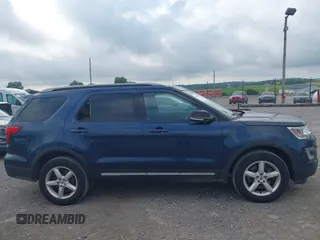 2017 Ford Explorer XLT z VIN 1FM5K8D87HGA65814, wystawiony jako IAAI lot #42658041 z przebiegiem 82 560 mil mil oraz . Historia ofert i sprzedaży dostępna na DreamBid. Obrazek 6.