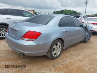 2006 Acura RL z VIN JH4KB16576C002362, wystawiony jako IAAI lot #42364606 z przebiegiem 189 746 mil mil oraz . Historia ofert i sprzedaży dostępna na DreamBid. Obrazek 4.
