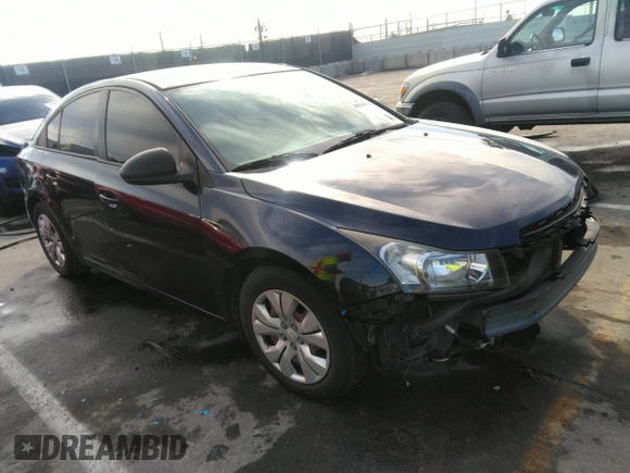 2015 Chevrolet Cruze LS z VIN 1G1PA5SG4F7236064, wystawiony jako IAAI lot #39160732 z przebiegiem 112 136 mil mil oraz . Historia ofert i sprzedaży dostępna na DreamBid. Obrazek 1.
