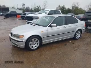 2004 BMW 3 Series 325i with VIN WBAEV33434KR33342, listed as a IAAI auction lot 41567253 with 197,674 mi miles. Bid and sale history available at carsss.com. Image 2.