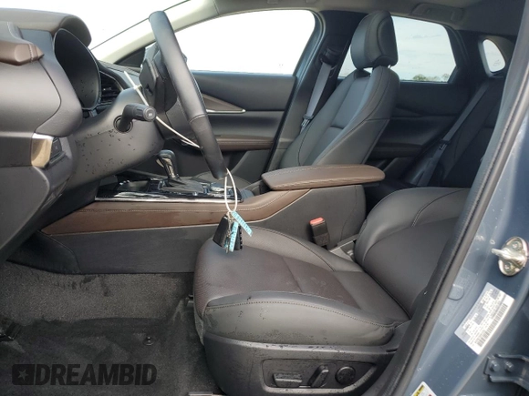 2024 Mazda CX-30 Premium z VIN 3MVDMBDY5RM616352, wystawiony jako Copart lot #68625774 z przebiegiem Nie podano mil oraz Szkody całkowita. Historia ofert i sprzedaży dostępna na DreamBid. Obrazek 7.