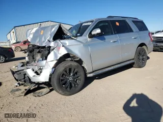 2018 Ford Expedition XLT with VIN 1FMJU1JT2JEA06003, listed as a Copart auction lot 84072434 with 97,215 mi miles and Salvage Title. Bid and sale history available at carsss.com. Image 1.