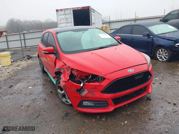 2015 Ford Focus ST with VIN 1FADP3L93FL224661, listed as a IAAI auction lot 41169980 with 113,283 mi miles. Bid and sale history available at carsss.com. Image 1.