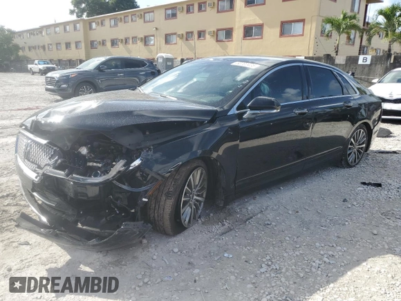 2020 Lincoln MKZ Standard with VIN 3LN6L5A92LR614009, listed as a Copart auction lot 60722435 with 82,295 mi miles and Non repairable. Bid and sale history available at DreamBid. Image 1.