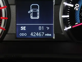 2019 Toyota 4Runner SR5 z VIN JTEBU5JR4K5733967, wystawiony jako Copart lot #59749215 z przebiegiem 42 467 mil mil oraz Szkoda całkowita • Salvage title. Historia ofert i sprzedaży dostępna na DreamBid. Obrazek 8.