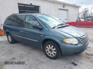 2006 Chrysler Town & Country LWB Touring with VIN 2A4GP54LX6R693048, listed as a IAAI auction lot 41887949 with 187,000 mi miles. Bid and sale history available at carsss.com. Image 1.