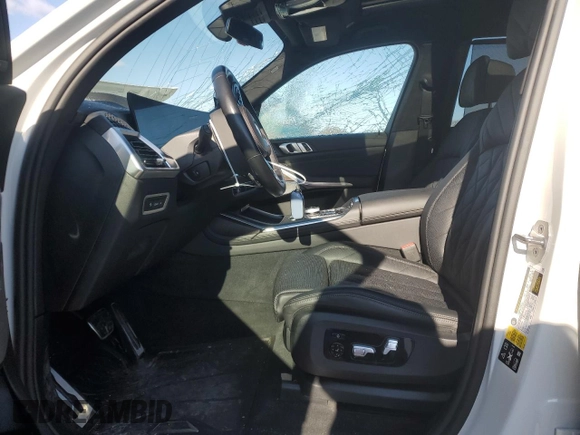 2024 BMW X7 xDrive40i with VIN 5UX23EM05R9S88273, listed as a Copart auction lot 88320765 with 17,443 mi miles and Salvage Title. Bid and sale history available at carsss.com. Image 7.