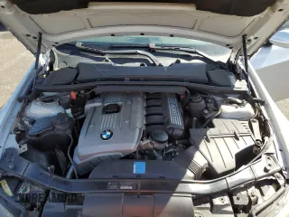 2006 BMW 3 Series 330i with VIN WBAVB33596PS17634, listed as a Copart auction lot 47486315 with 132,202 mi miles and Clean Title. Bid and sale history available at carsss.com. Image 11.