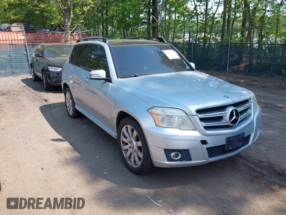 2010 Mercedes-Benz GLK GLK 350 with VIN WDCGG8HB4AF399020, listed as a IAAI auction lot 42180015 with 313,310 mi miles. Bid and sale history available at carsss.com. Image 1.