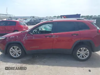 2015 Jeep Cherokee Sport с VIN 1C4PJLAB7FW707115, выставлен на аукционе IAAI как лот 42505969 с пробегом 201 185 миль миль и . История ставок и продаж доступна на DreamBid. Изображение 14.